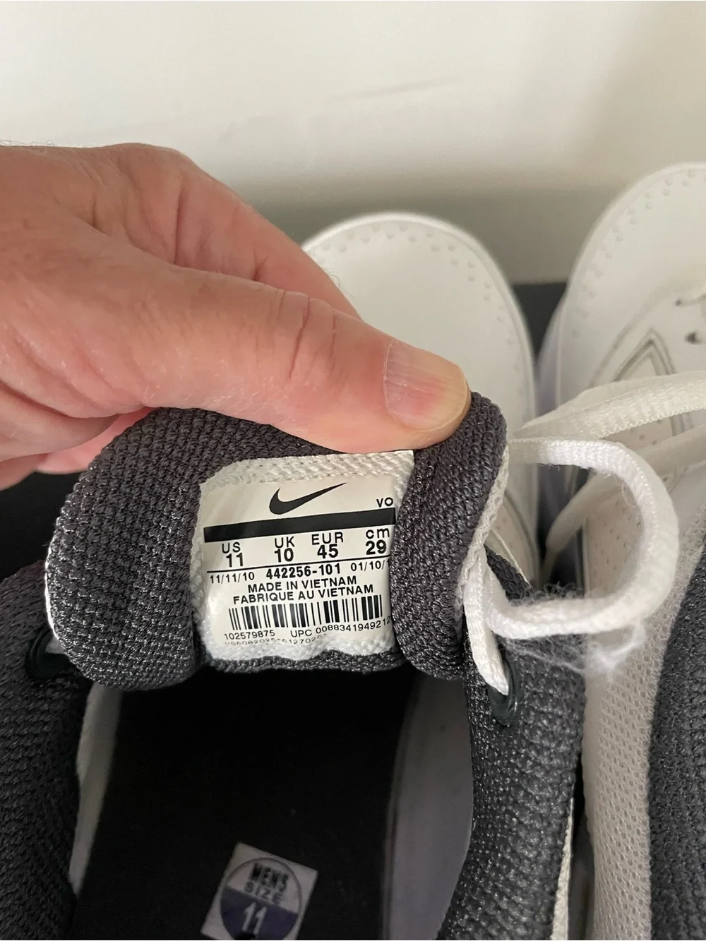 Nike Health Walkers Men's White and Black Walking , Size 11